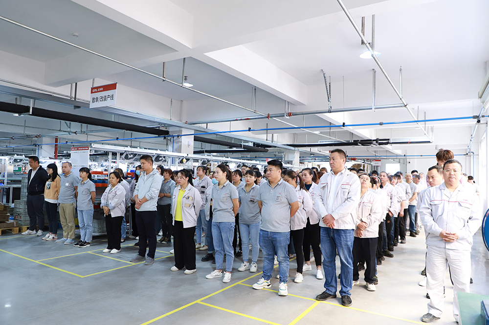 In September 2022, monthly outstanding employees and outstanding team awards conferences