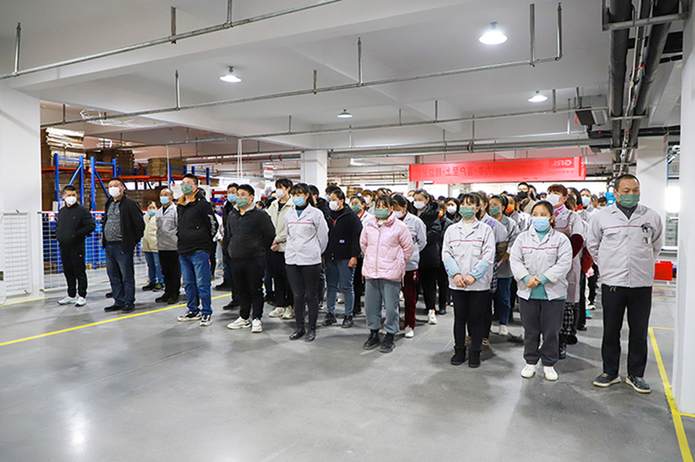 Monthly Award Ceremony for Excellent Employees and Teams in November 2022